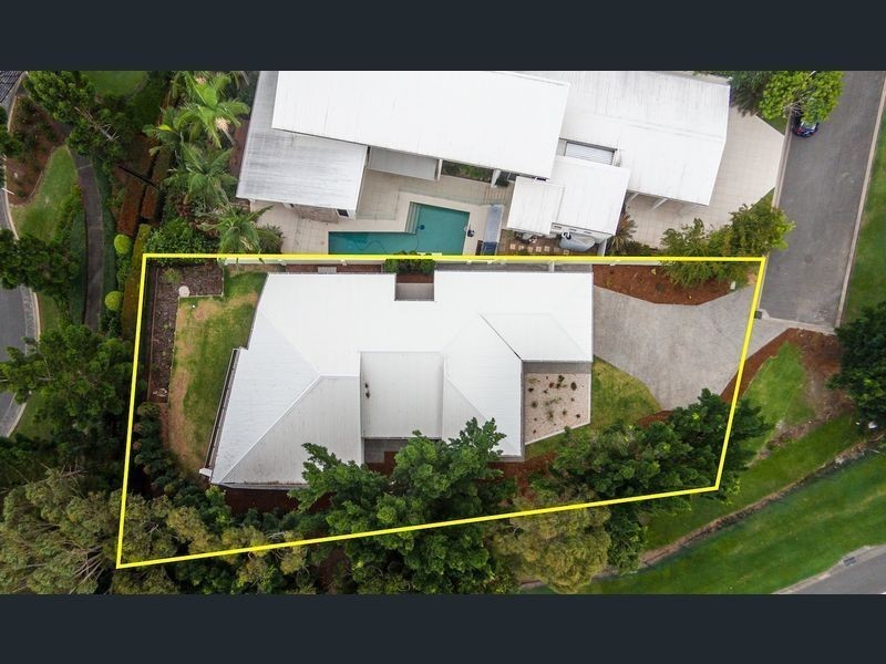 6017 Vista Drive, Benowa QLD 4217