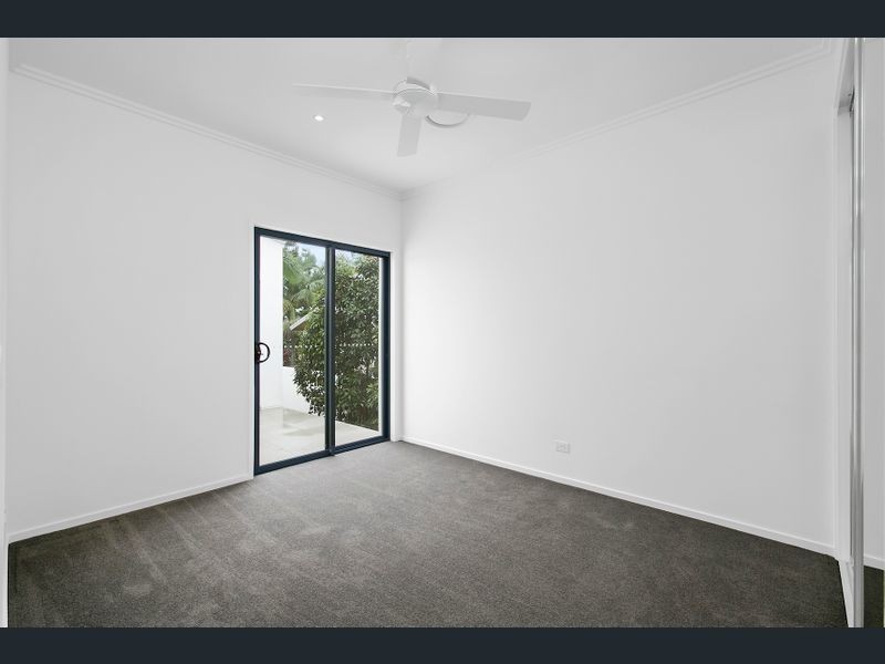 6017 Vista Drive, Benowa QLD 4217