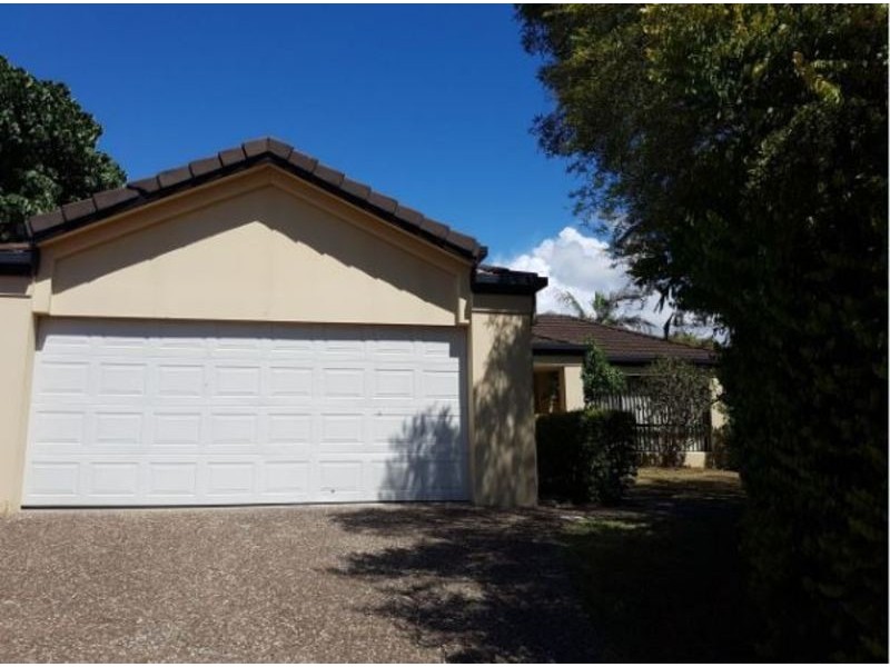 8 Tee Trees/Boulevard, Arundel QLD 4214