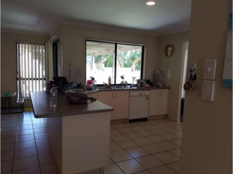 8 Tee Trees/Boulevard, Arundel QLD 4214