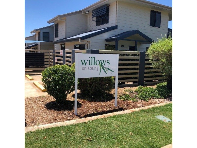 1/337 Spring Street, Kearneys Spring QLD 4350