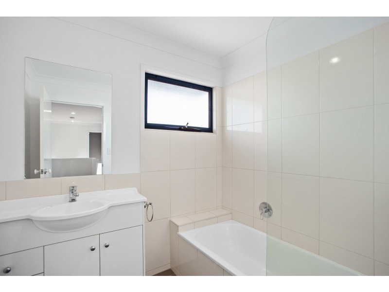 1/337 Spring Street, Kearneys Spring QLD 4350