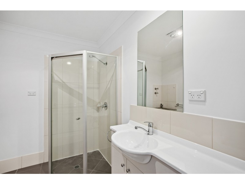 1/337 Spring Street, Kearneys Spring QLD 4350