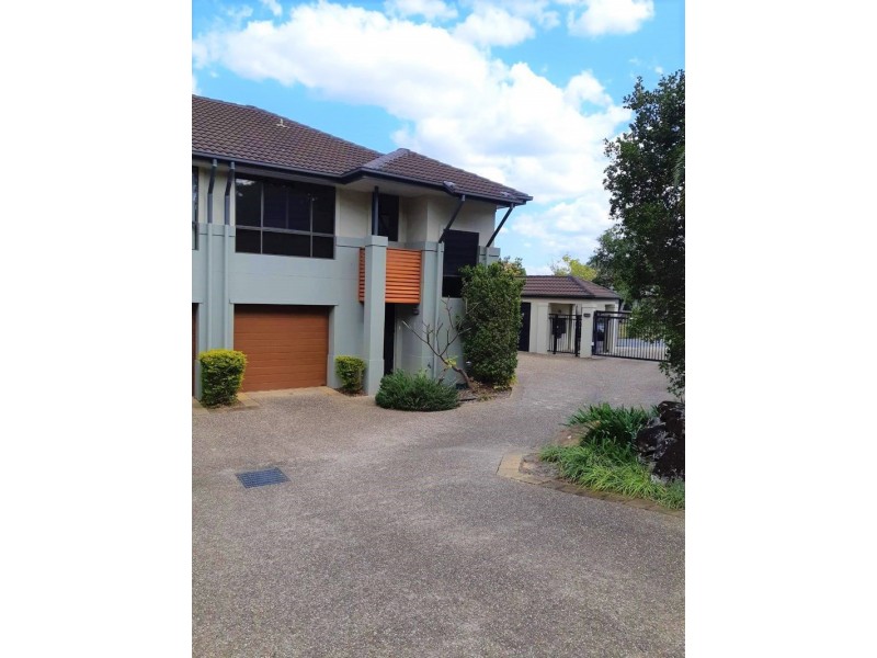 Varsity Lakes QLD 4227