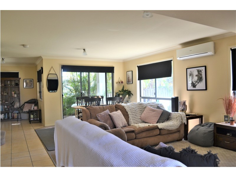 1-15 Santa Isobel Blvd, Pacific Pines QLD 4211