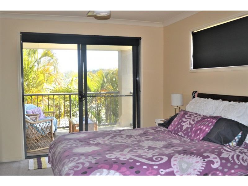 1-15 Santa Isobel Blvd, Pacific Pines QLD 4211