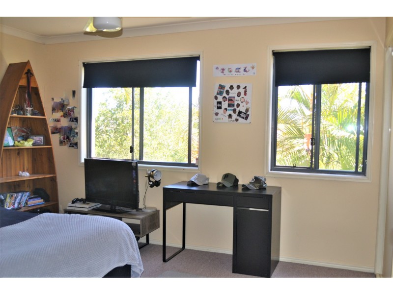 1-15 Santa Isobel Blvd, Pacific Pines QLD 4211