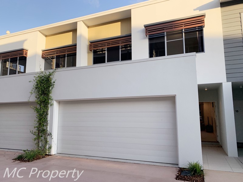 16/3031 The Boulevard (The Residences), Carrara QLD 4211