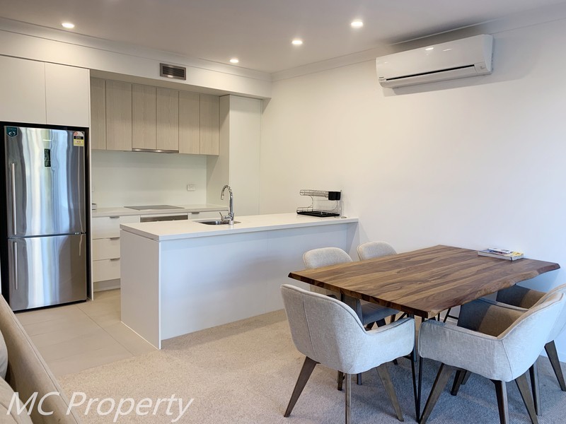 16/3031 The Boulevard (The Residences), Carrara QLD 4211