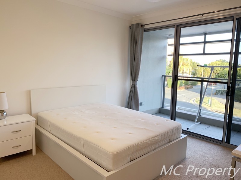 16/3031 The Boulevard (The Residences), Carrara QLD 4211