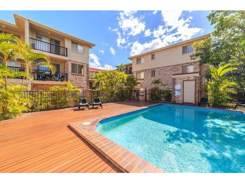 13/14 Spendelove Avenue, Southport QLD 4215