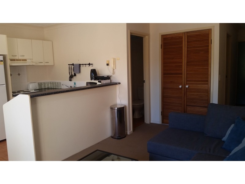 13/14 Spendelove Avenue, Southport QLD 4215