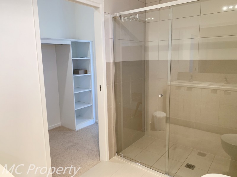 16/3031 The Boulevard, Carrara QLD 4211