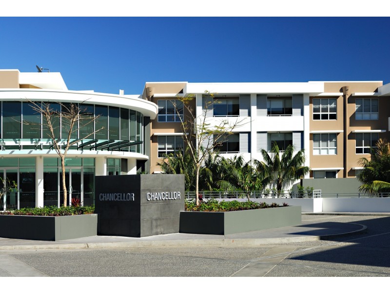 57/19 Lake Street, Varsity Lakes QLD 4227