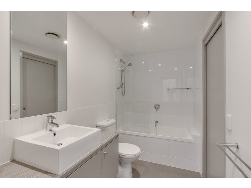 129-133 Laver Drive Laver Drive, Robina QLD 4226