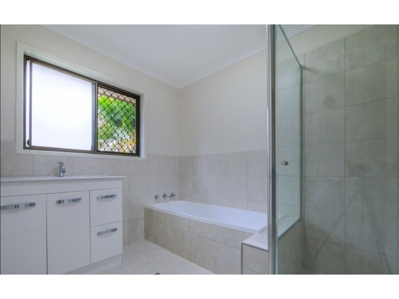 121 Olson Road, North Maclean QLD 4280