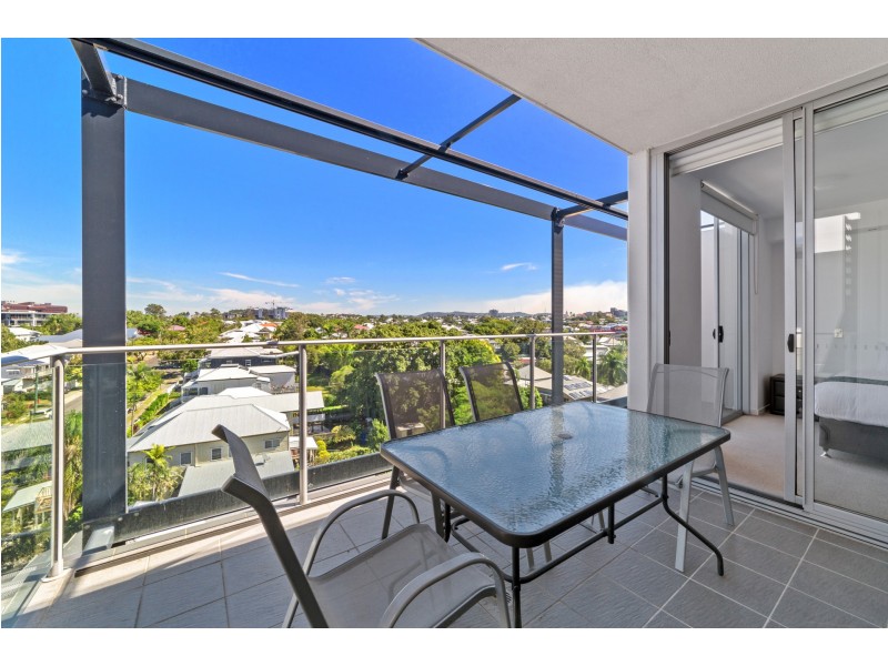 611/159 Logan road, Woolloongabba QLD 4102