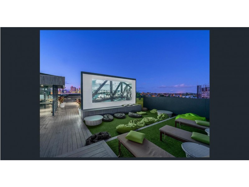 706/159 Logan road, Woolloongabba QLD 4102