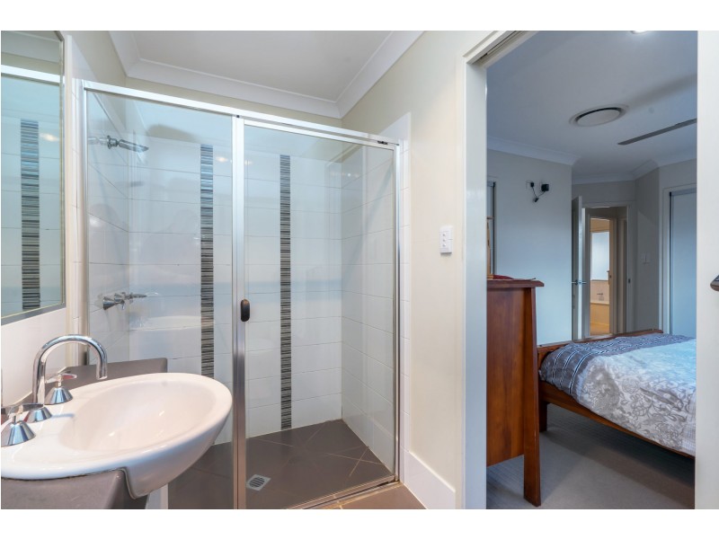 8 Hetchy St, Upper Coomera QLD 4209