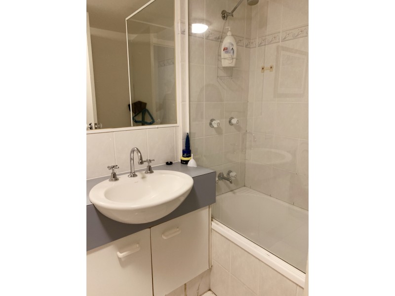 2/12-14 Lloyd Street, Southport QLD 4215