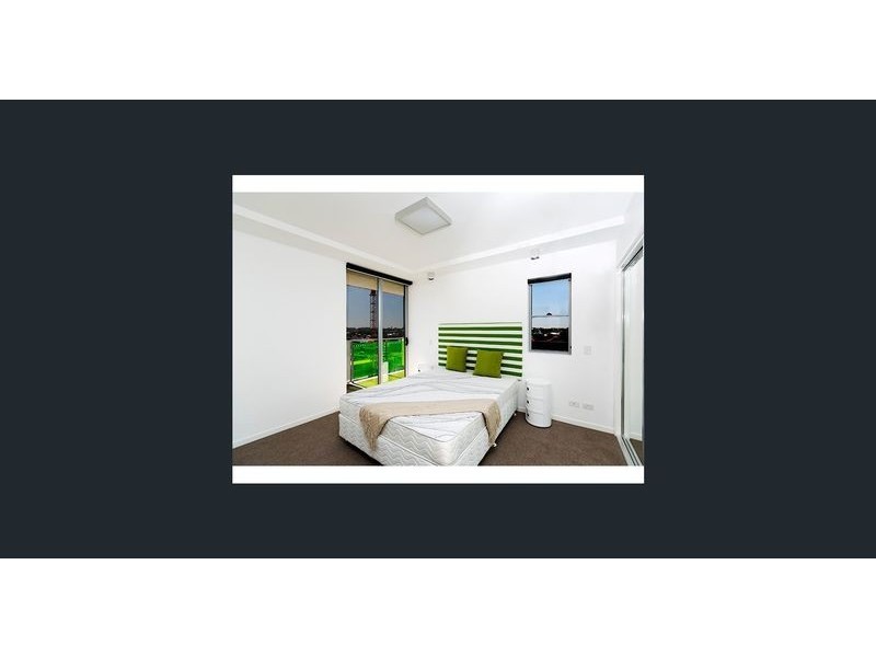 802/159 logan road, Woolloongabba QLD 4102