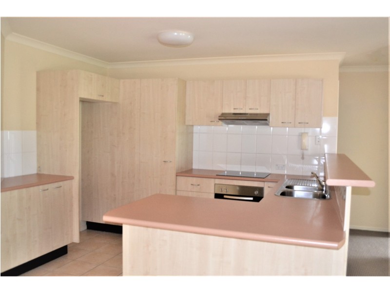 6/1 Santa Isobel Blvd, Pacific Pines QLD 4211