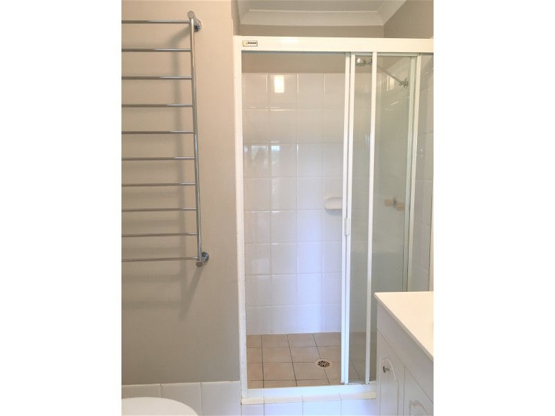 6/1 Santa Isobel Blvd, Pacific Pines QLD 4211