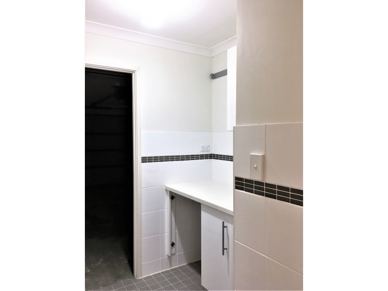 6/1 Santa Isobel Blvd, Pacific Pines QLD 4211