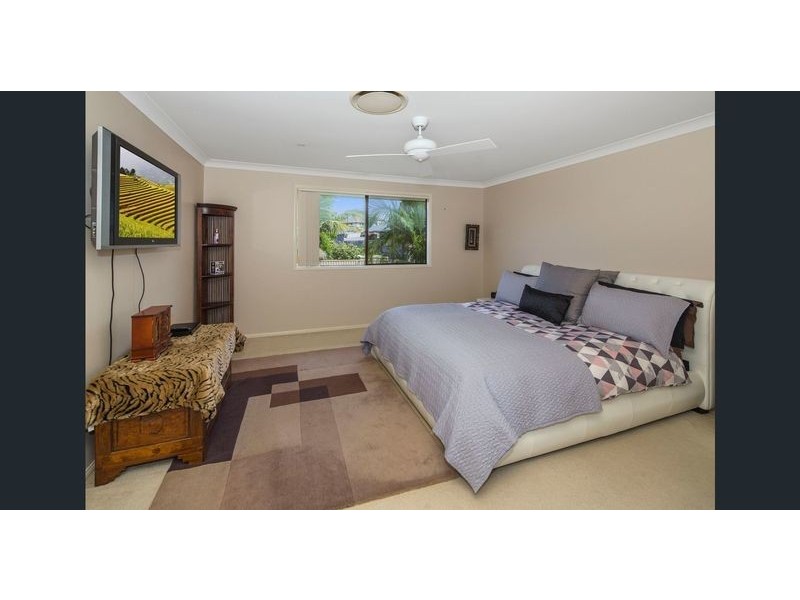 117 Crestwood Drive, Molendinar QLD 4214