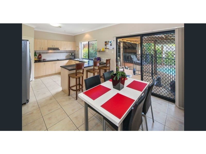 117 Crestwood Drive, Molendinar QLD 4214
