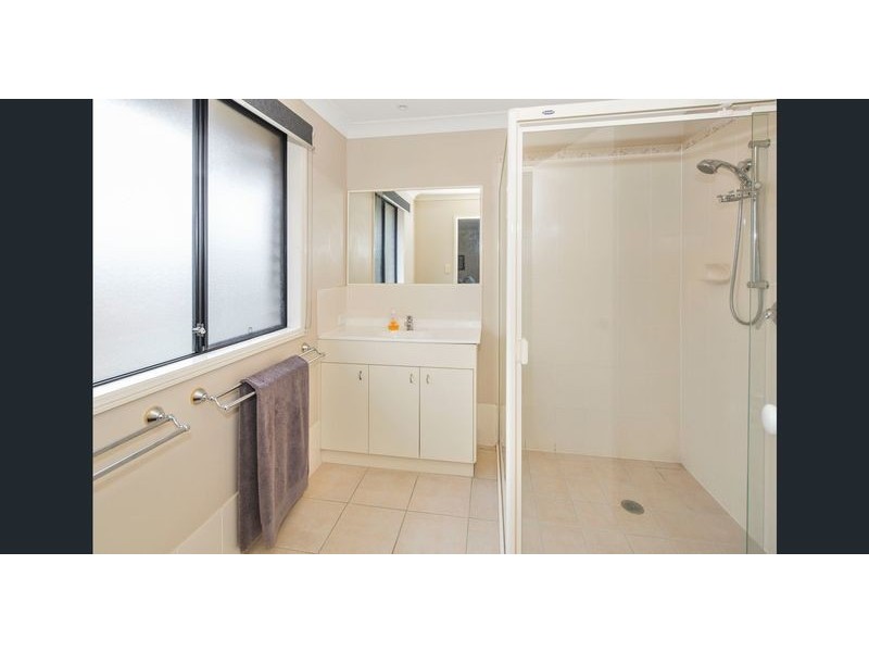 117 Crestwood Drive, Molendinar QLD 4214