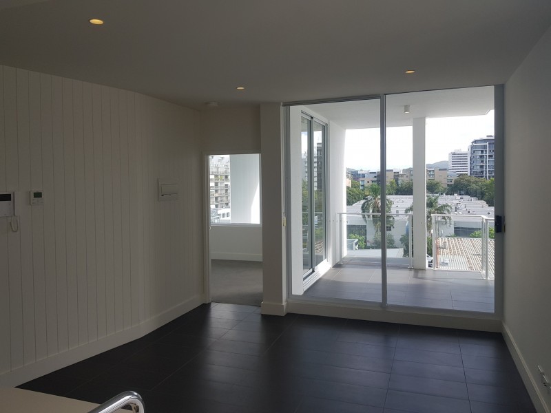413/8 Bank Street, West End QLD 4101