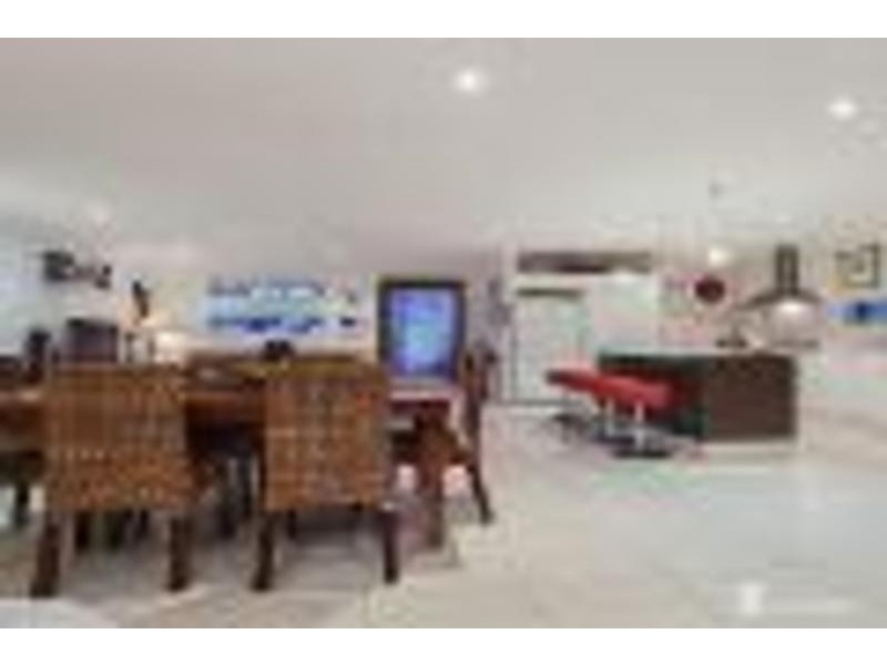 37 Surfers Avenue, Mermaid Waters QLD 4218