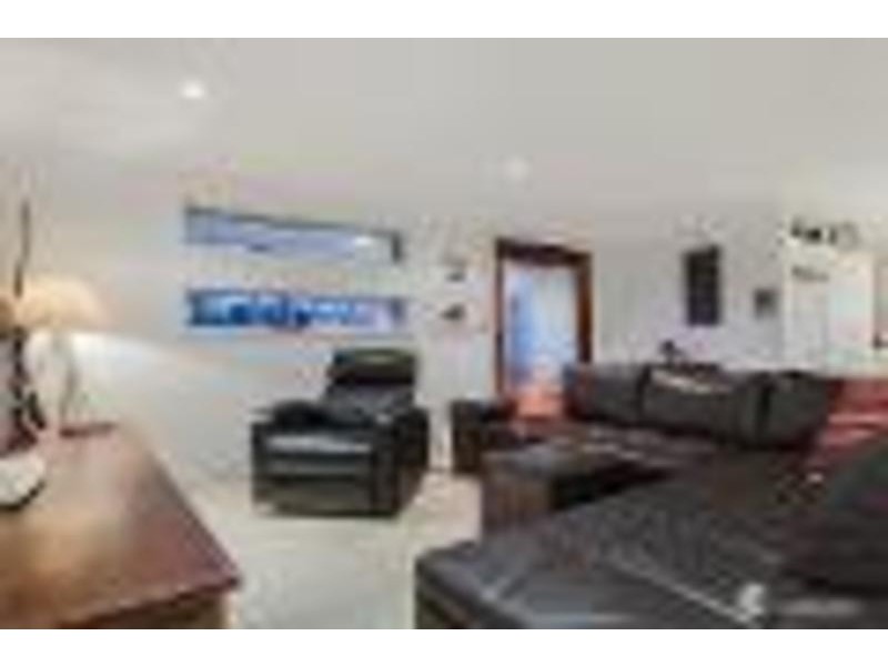 37 Surfers Avenue, Mermaid Waters QLD 4218