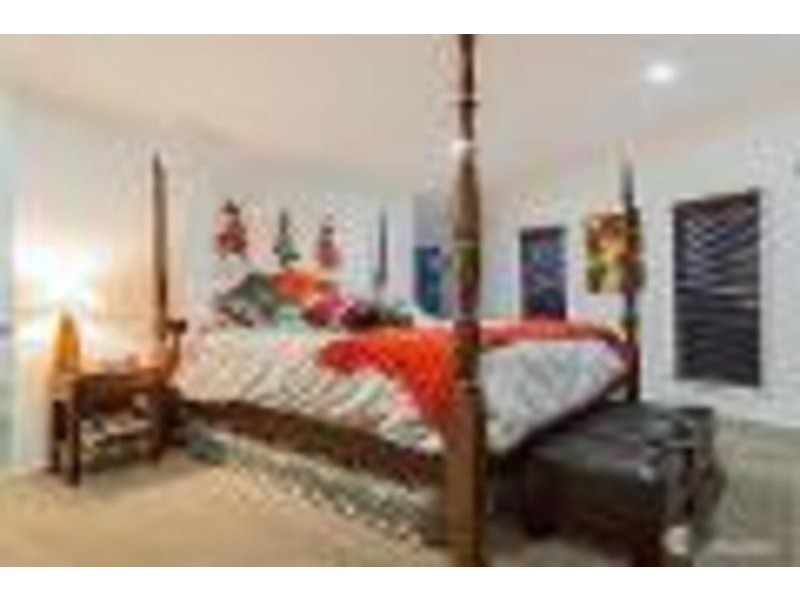 37 Surfers Avenue, Mermaid Waters QLD 4218