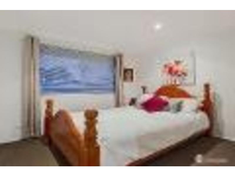 37 Surfers Avenue, Mermaid Waters QLD 4218