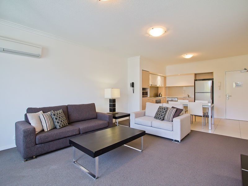 59 19 Lake Street, Varsity Lakes QLD 4227