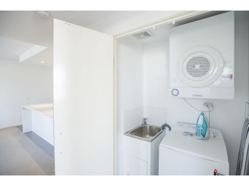 212/159 Logan Road, Woolloongabba QLD 4102