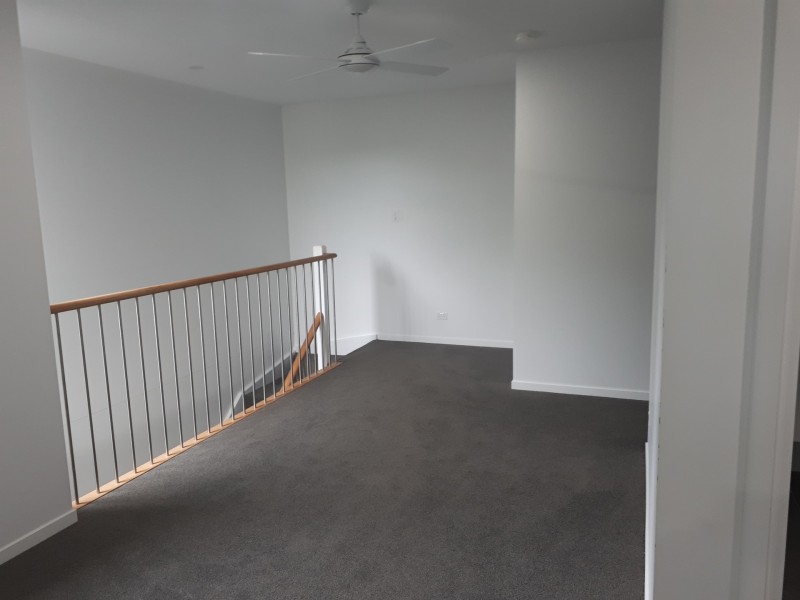 1/219 Eugaree St, Southport QLD 4215