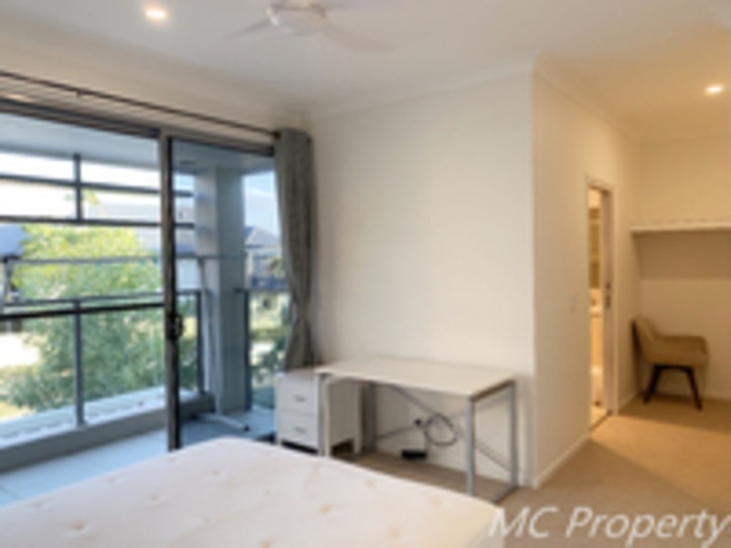 16/3031 The Boulevard, Carrara QLD 4211