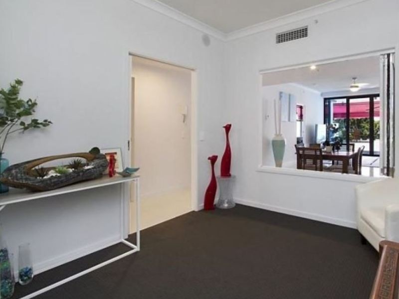 2108/5 Harbour Side Court, Biggera Waters QLD 4216