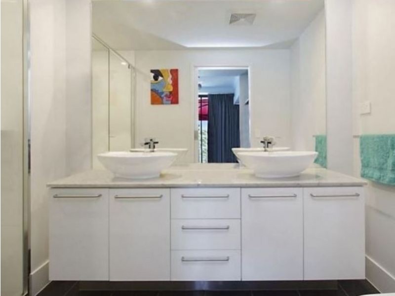 2108/5 Harbour Side Court, Biggera Waters QLD 4216