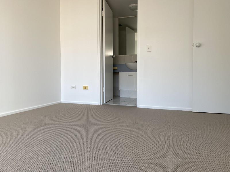 12 Lloyd Street, Southport QLD 4215