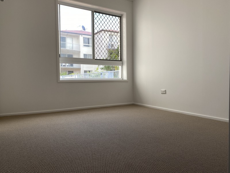 12 Lloyd Street, Southport QLD 4215