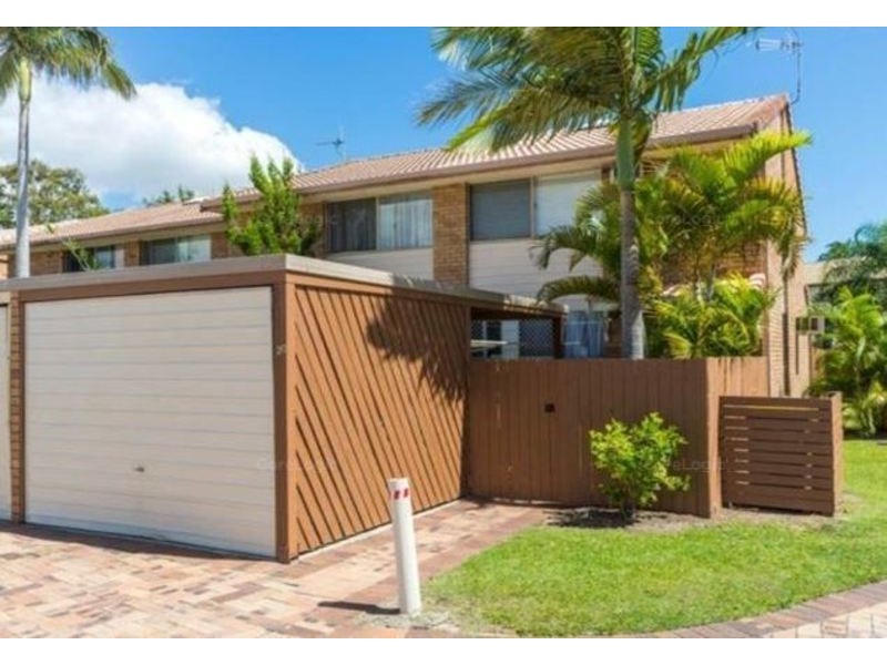 20/81 Olsen Avenue, Labrador QLD 4215