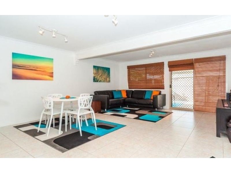 20/81 Olsen Avenue, Labrador QLD 4215