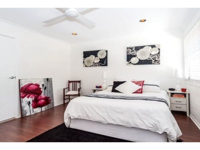 20/81 Olsen Avenue, Labrador QLD 4215