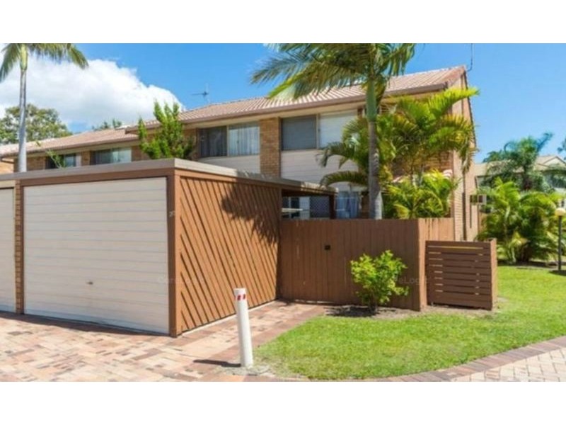 20/81 Olsen Avenue, Labrador QLD 4215