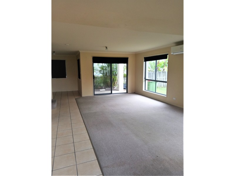 12/1-15 Santa Isobel Blvd, Pacific Pines QLD 4211