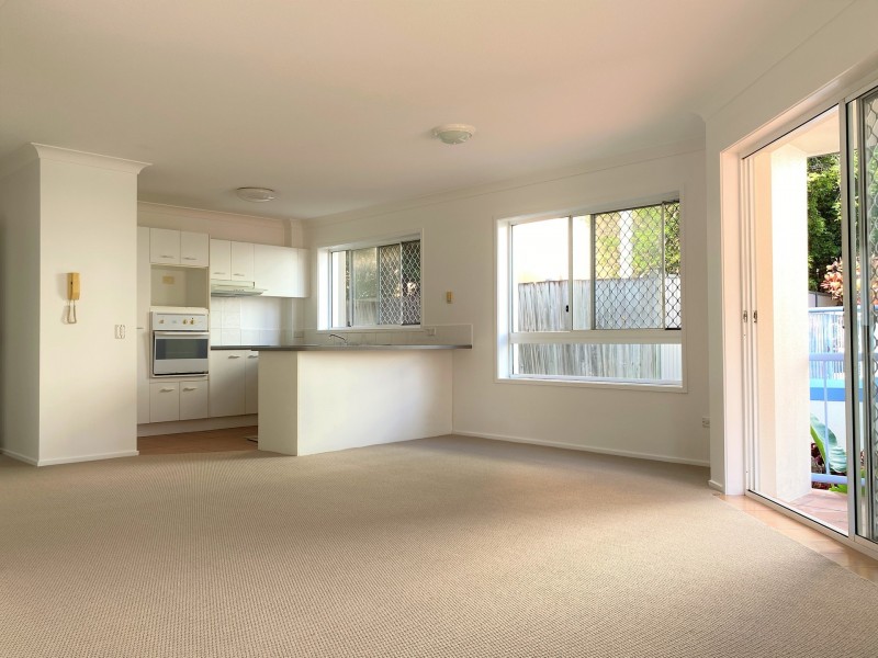 12 Lloyd Street, Southport QLD 4215